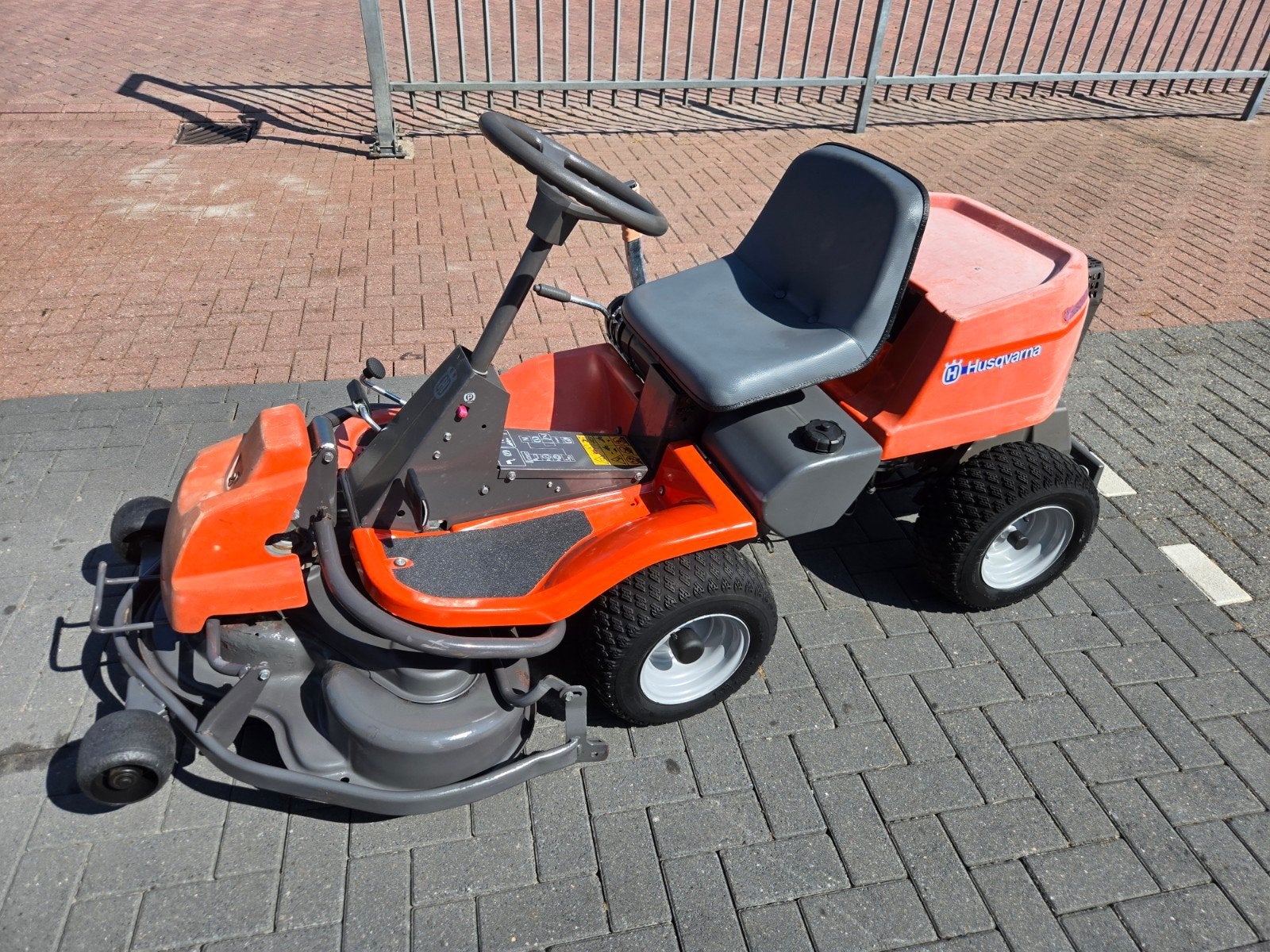 zitmaaier husqvarna
rider 16 hydro, Ophalen