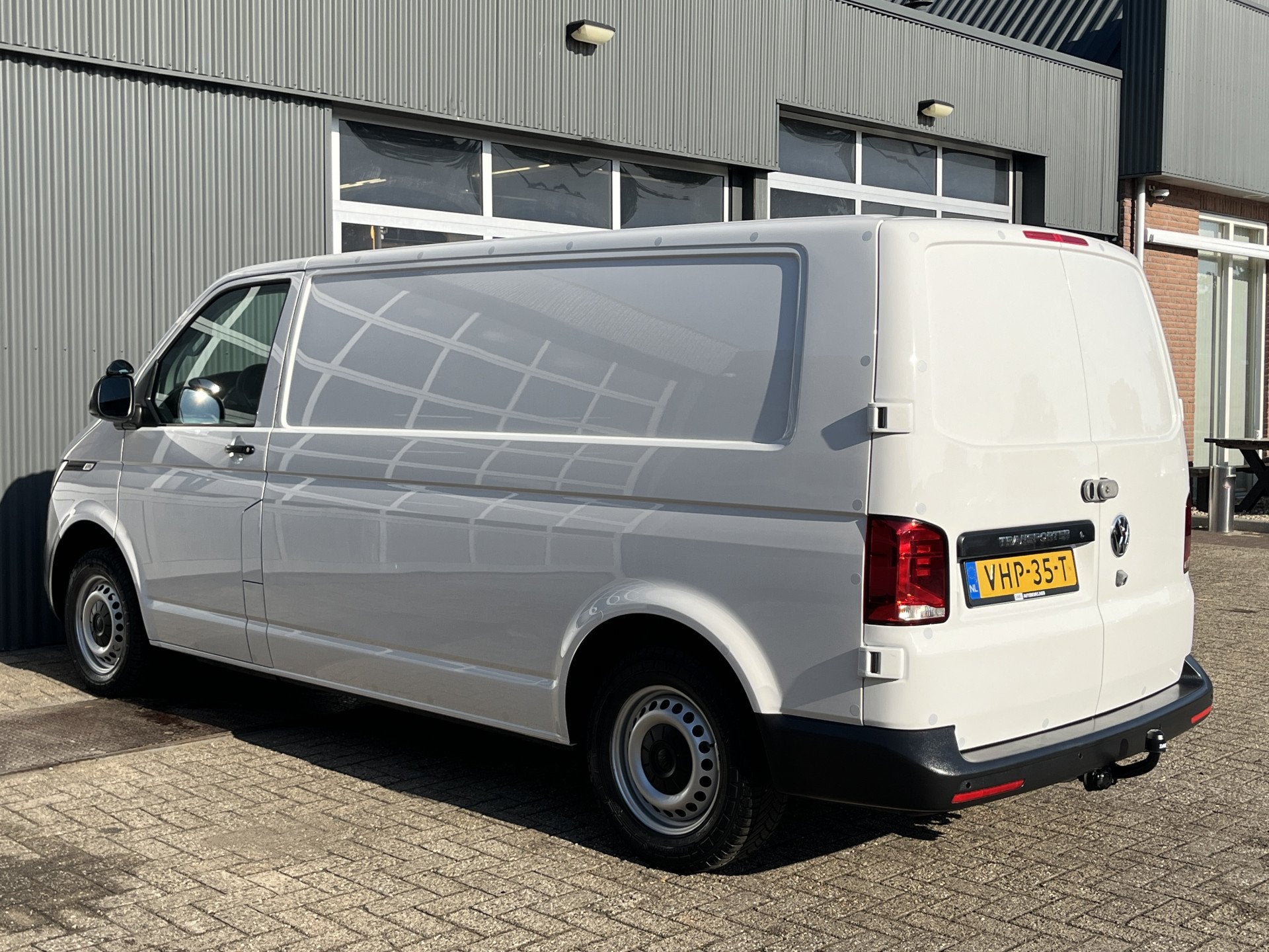 Volkswagen Transporter 2.0 TDI L2H1 Sortimo Kastinrichting T, Voorwielaandrijving, Gebruikt, 4 cilinders, Volkswagen