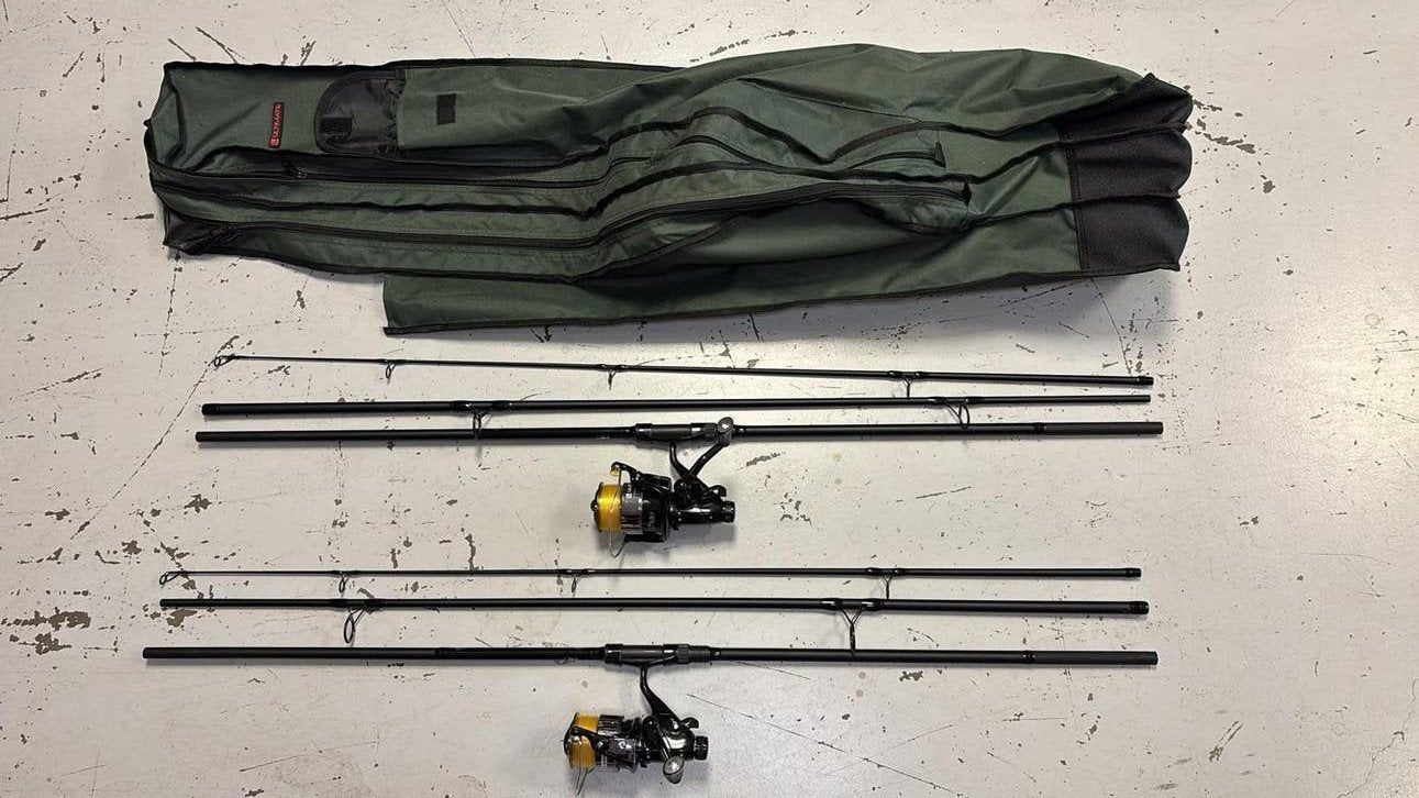2 Ultimate Adventure Carp II Hengels 12ft 2.75lbs 3-delig, Ophalen of Verzenden, Zo goed als nieuw, Werphengel