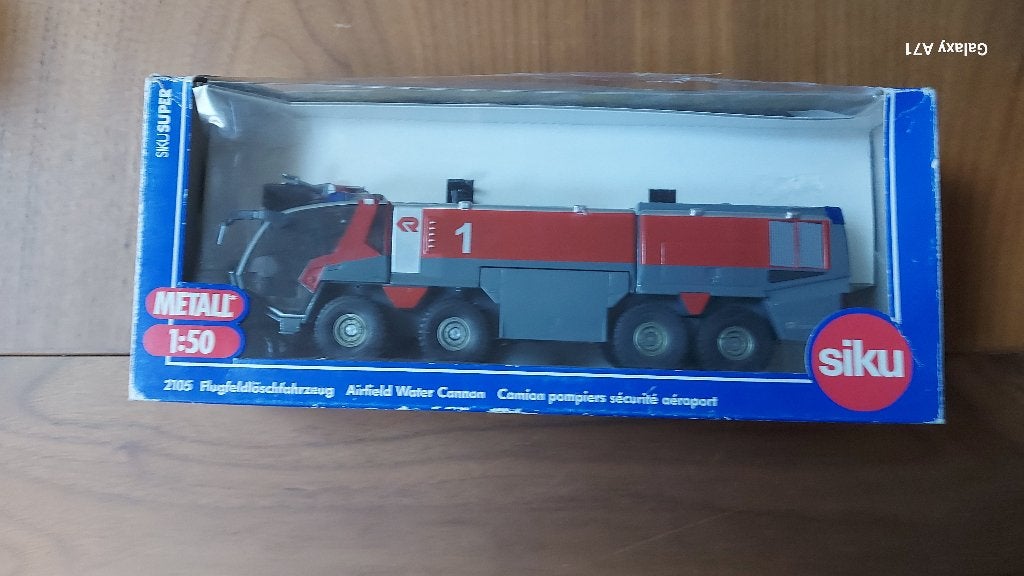 Siku 2105 Vliegveld waterkanon, Ophalen of Verzenden, Zo goed als nieuw, Bus of Vrachtwagen, SIKU