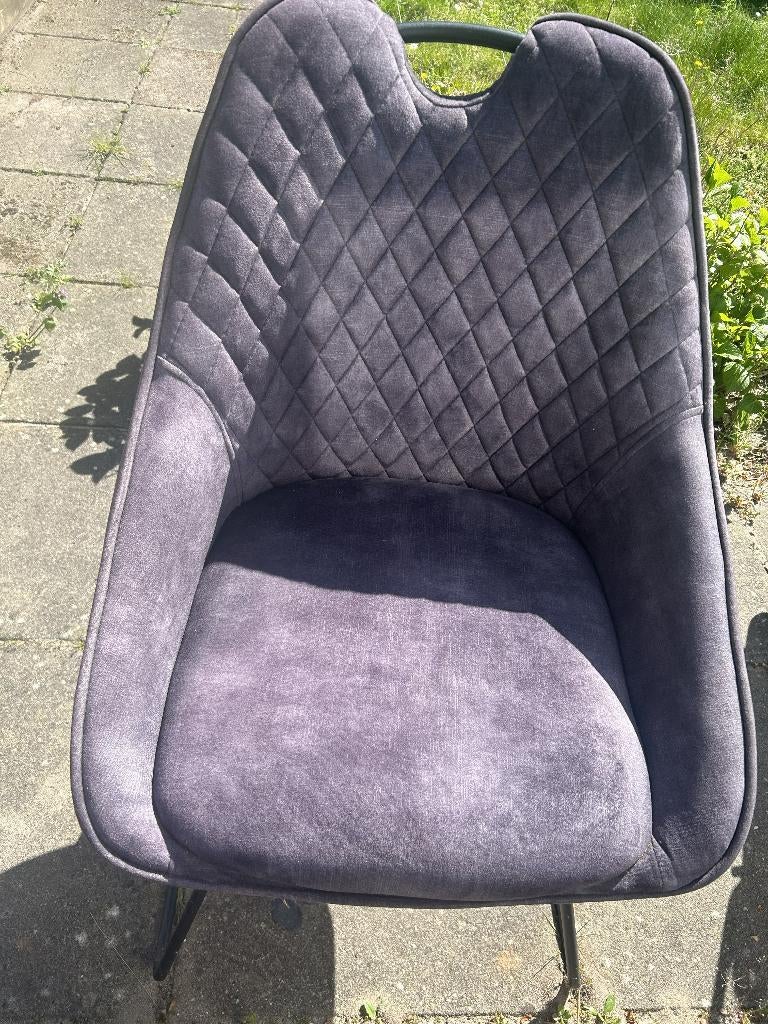 2 stoelen voor binnen, eettafel of los, Ophalen, Kunststof, Zo goed als nieuw, Kuipje