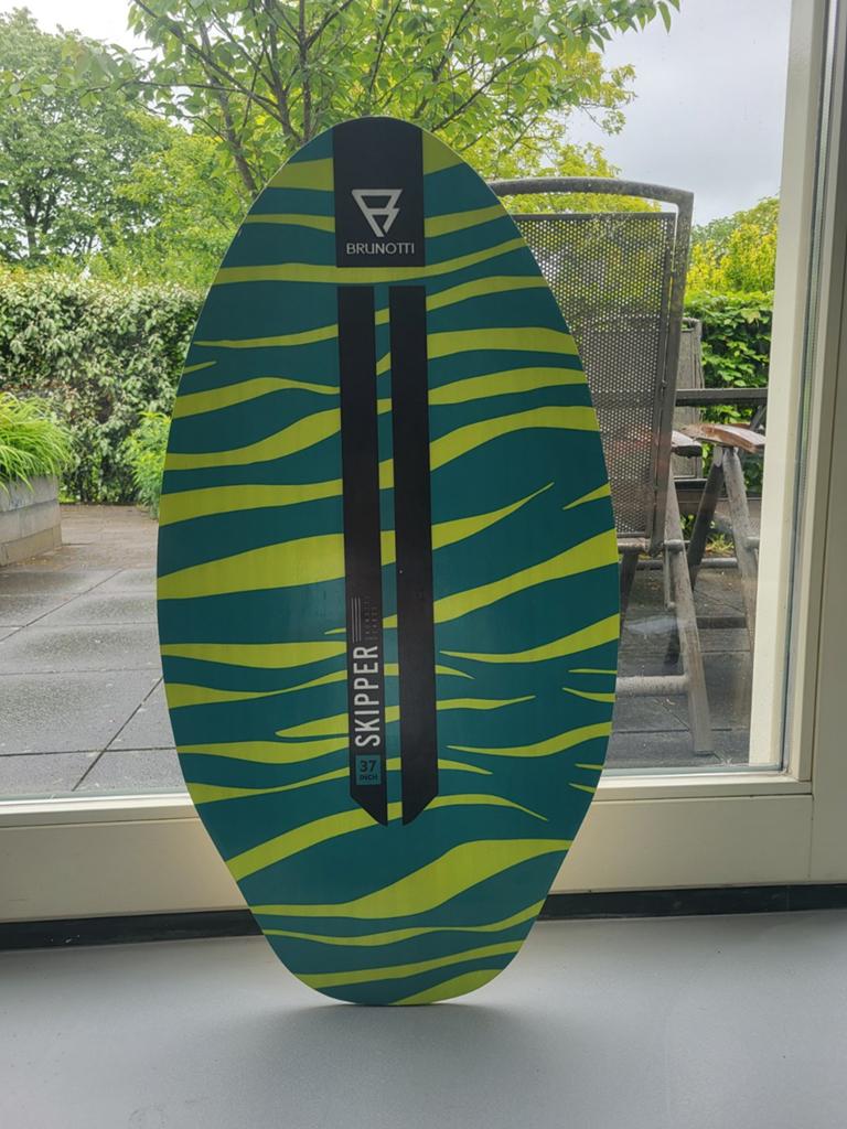 Skinboard bronotti 37 inch, Watersport en Boten, Golfsurfen, Ophalen of Verzenden, Zo goed als nieuw, Overige typen