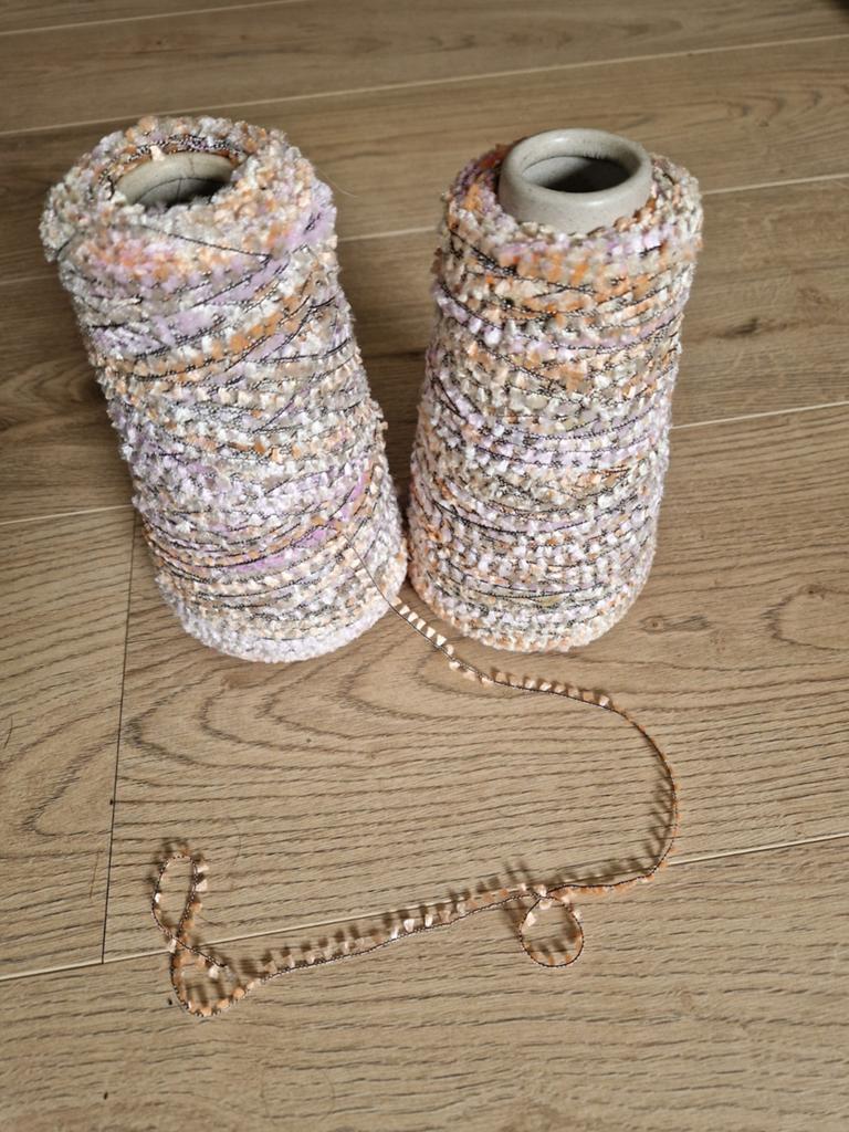 2 cones met garens, Ophalen of Verzenden, Breien, Wol of Garen