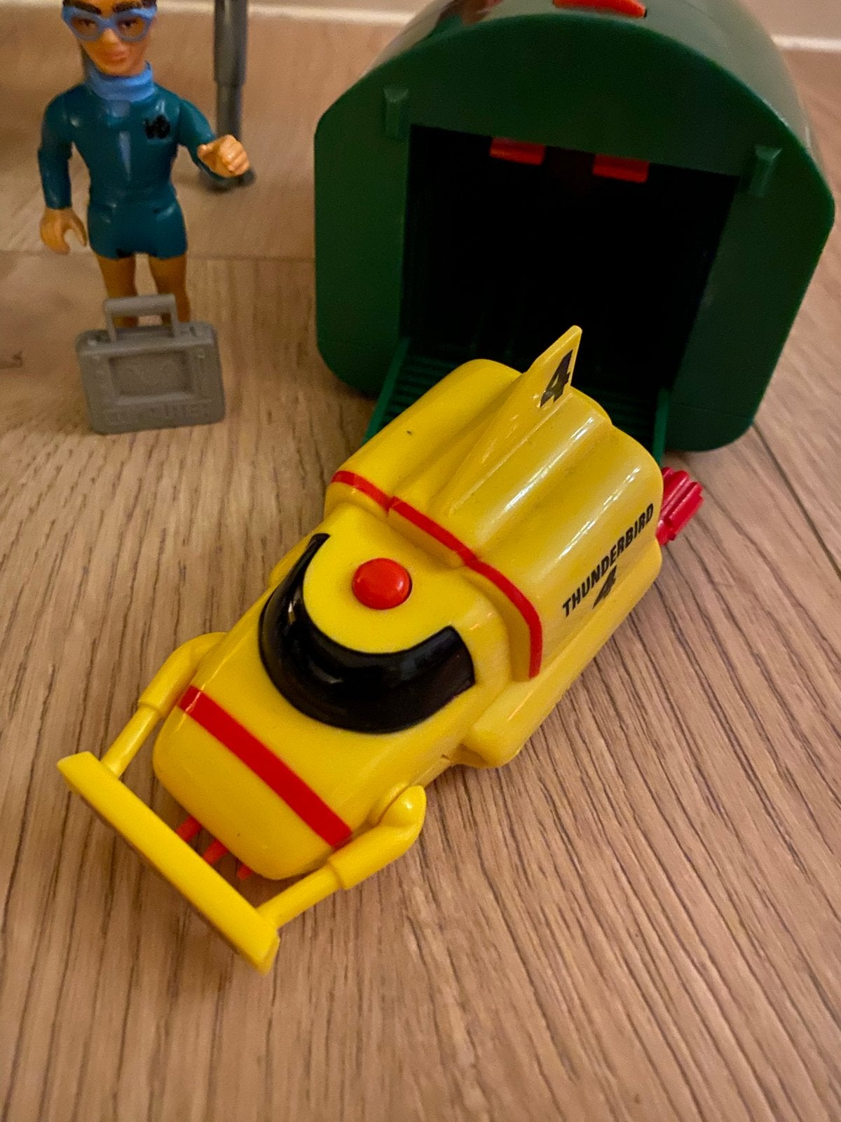 Thunderbirds Speelset met Thunderbird 2, 4 en figuren, Ophalen of Verzenden, Gebruikt