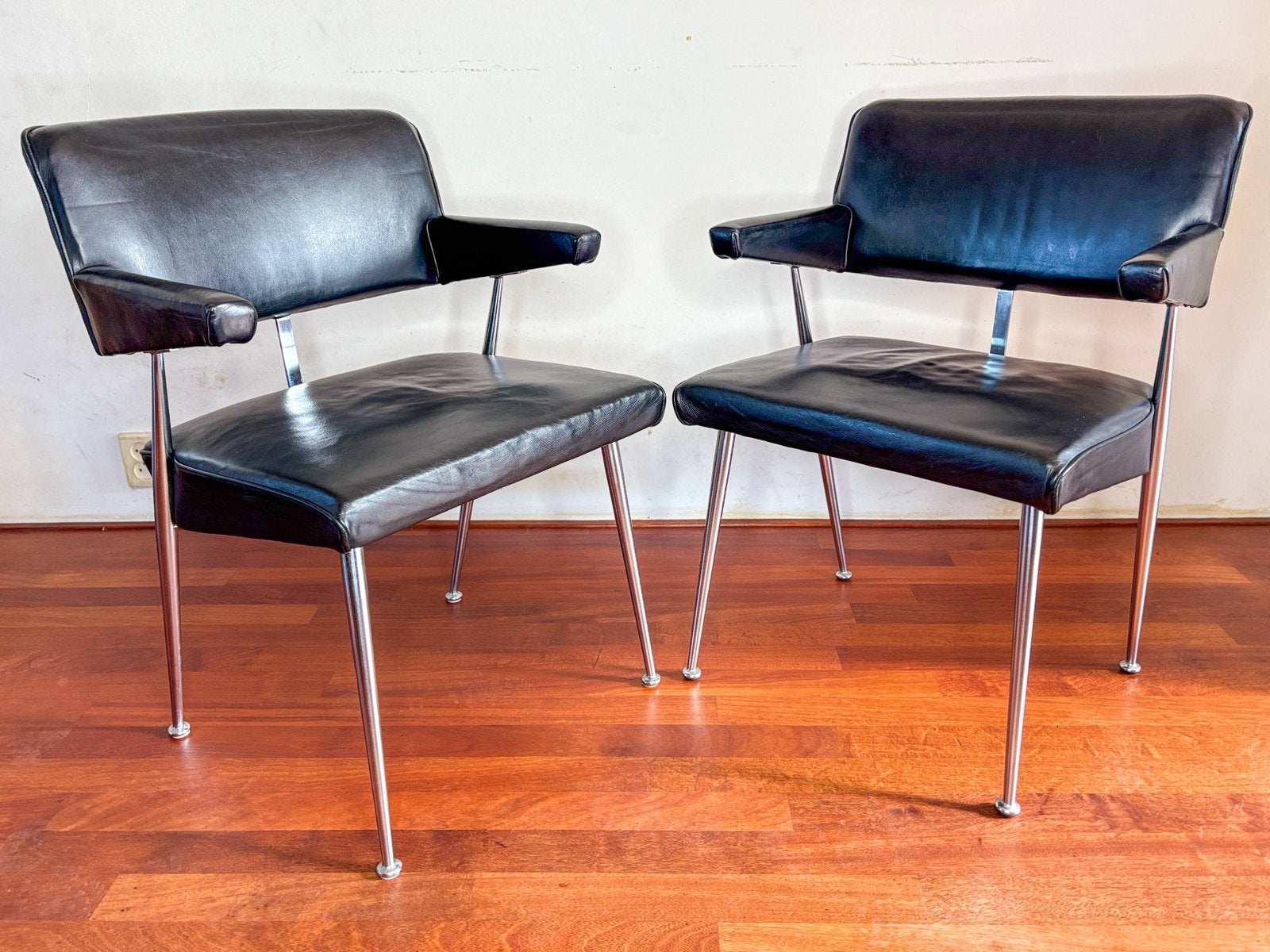 Artifort Vintage Stoel 1960/1970- Uniek, Antiek en Kunst, Ophalen, Zwart, Gemerkt, 100 cm