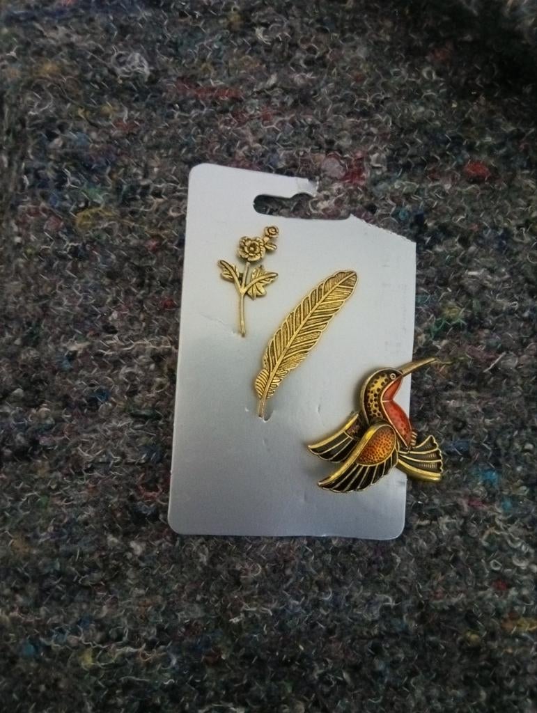 Set van 3 Broches: Bloem, Veer & Kolibrie, Overige materialen, 4 tot 7 cm, Ophalen of Verzenden, Zo goed als nieuw