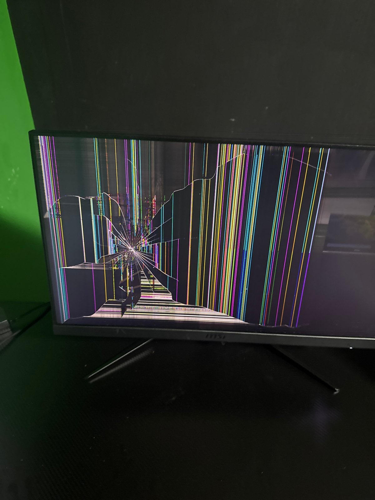 Kapotte monitor scherm - MSI - Ophalen voor onderdelen, Computers en Software, Monitoren, Ophalen of Verzenden, Niet werkend