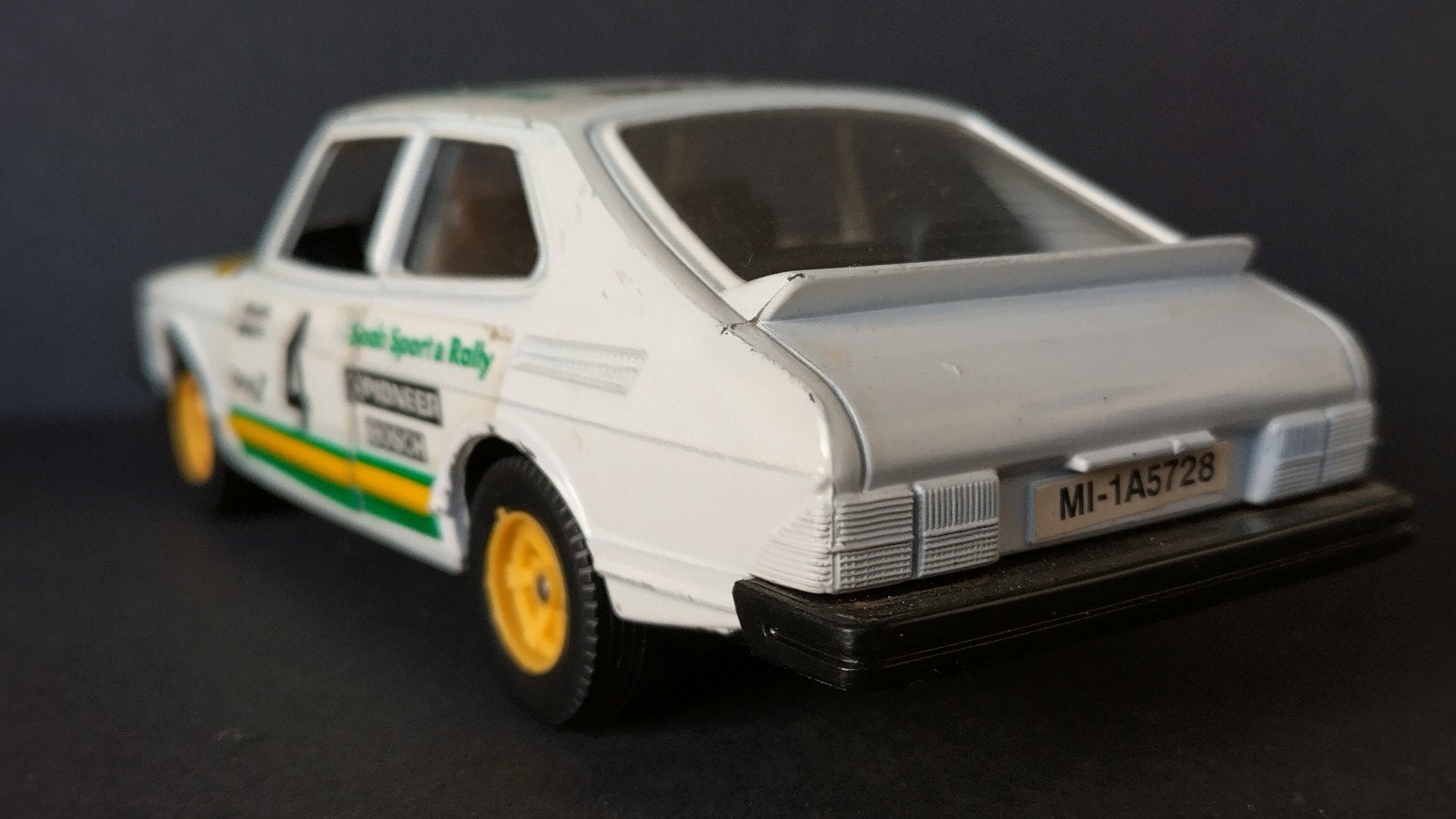 Saab 900 Rally 1:24 Bburago Burago Pol, Gebruikt, Auto, Verzenden, .