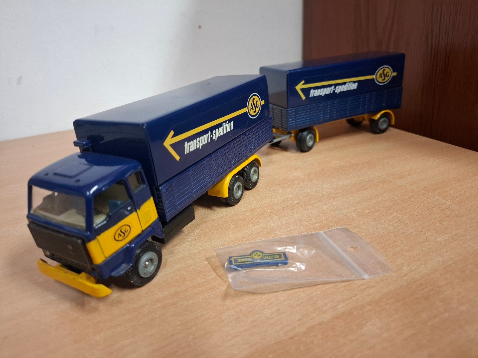 volvo F89  ASG Sweden  1:50 Tekno, Ophalen of Verzenden, Zo goed als nieuw, Bus of Vrachtwagen, Tekno