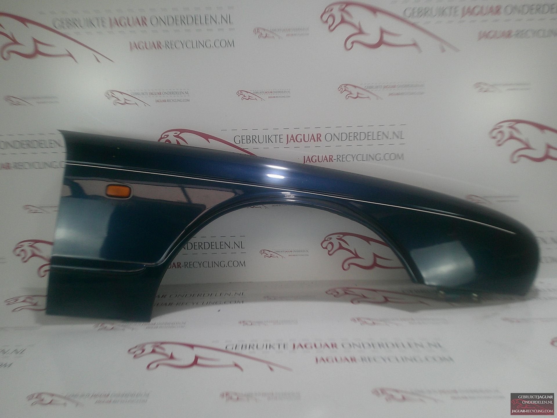 Spatbord rechts blauw kleur Jaguar XJ  X300 / X308 AXX1516, Gebruikt, -, Rechts, Ophalen of Verzenden