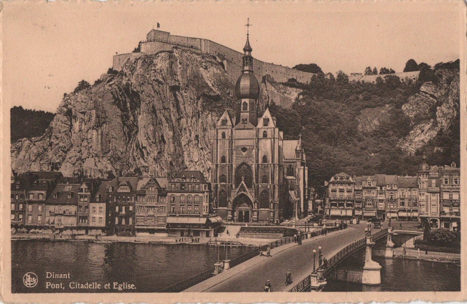 Dinant - België - brug, citadel en kerk, Verzamelen, Ansichtkaarten | België, Verzenden