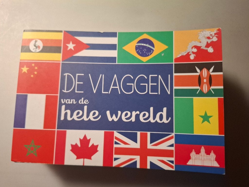 Boek - De vlaggen van de hele wereld, Ophalen of Verzenden, Gelezen