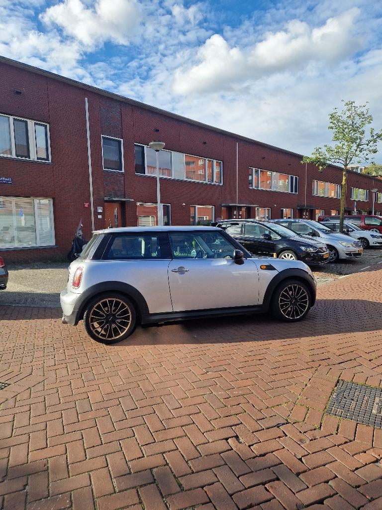 Mini 1.4 ONE 2007 NAP + APK, Auto's, Mini, Voorwielaandrijving, Stof, 4 stoelen, 49 €/maand