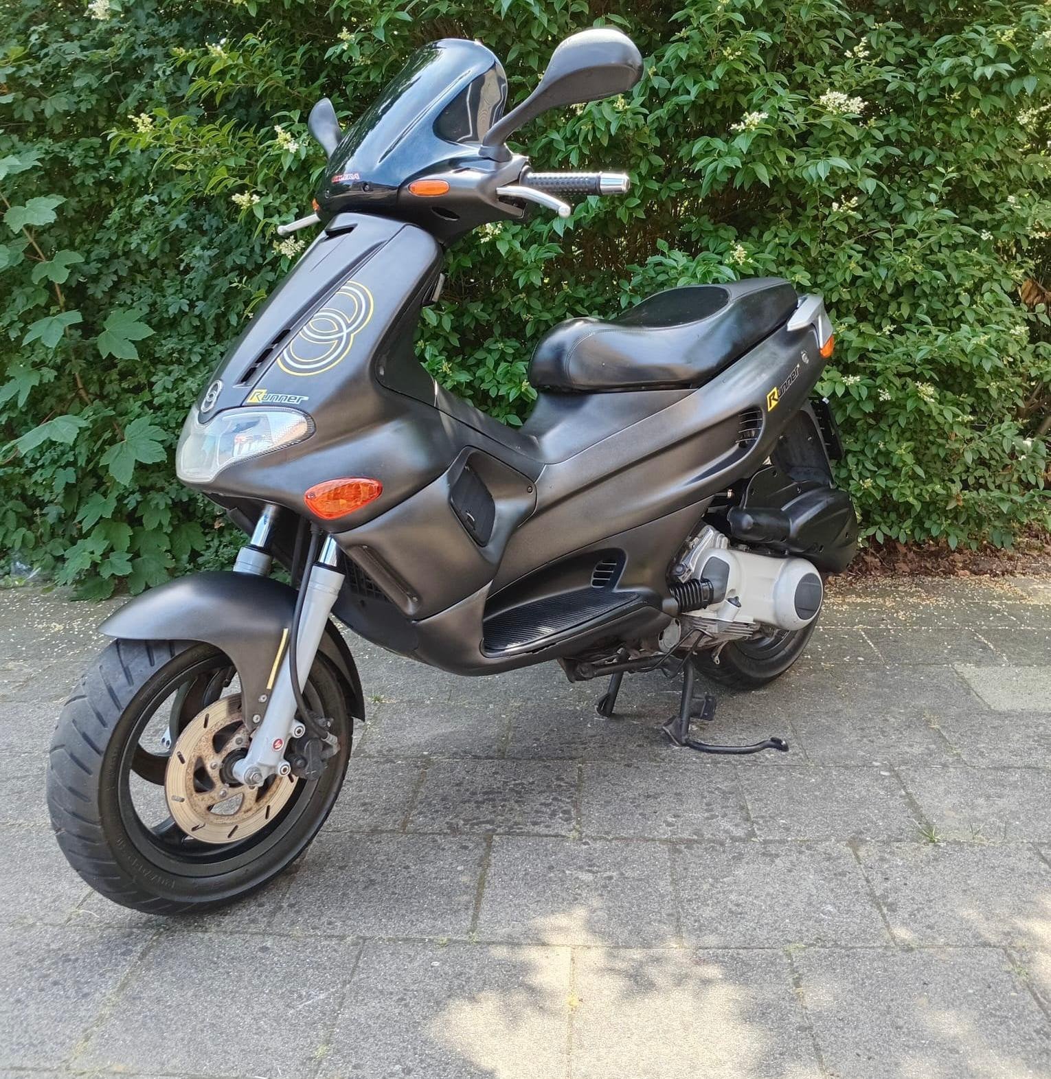 Gilera runner vxr 200 cc, Fietsen en Brommers, Scooters | Piaggio, Zo goed als nieuw, Overige modellen, Benzine, Ophalen of Verzenden