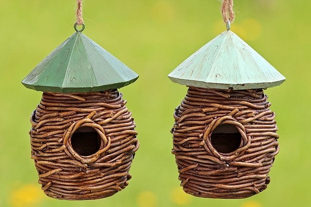 Leuk en origineel Vogelhuisje met riet, rotan look, groen, Ophalen of Verzenden, Nieuw