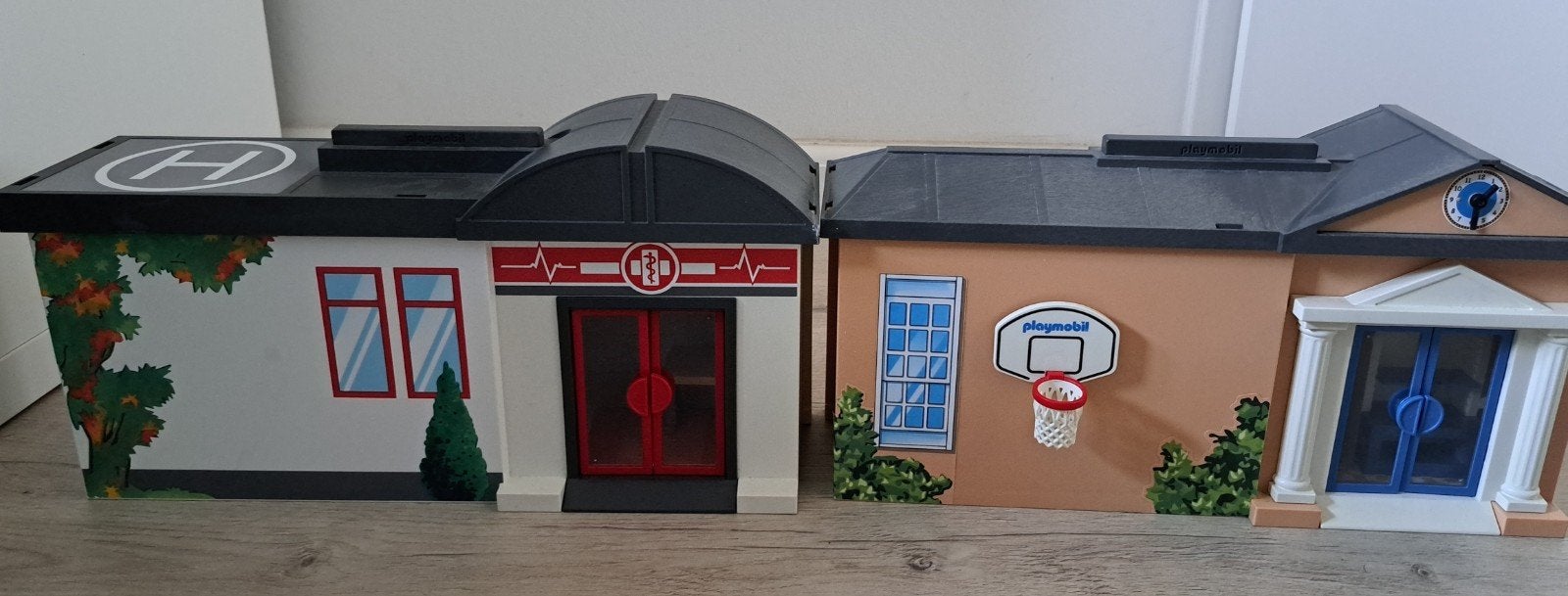 2 playmobil sets, Ophalen, Gebouw, Complete set, Zo goed als nieuw