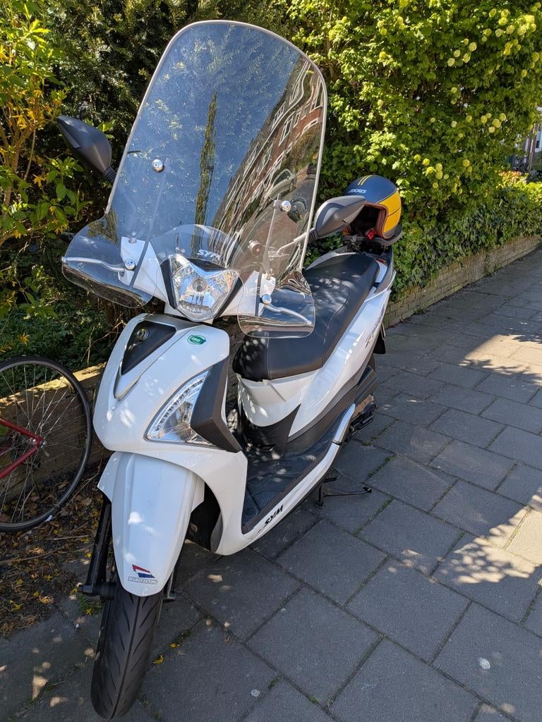 Witte SYM Symphony ST 50 scooter - WENIG KM! + Windscherm, Ophalen, Overige modellen, Maximaal 45 km/u, Zo goed als nieuw