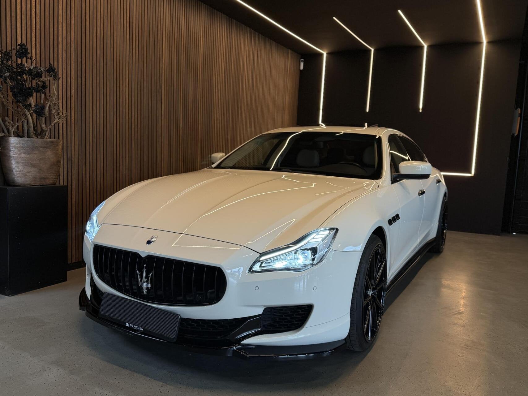 Foto 56 van Maserati Quattroporte 3.8 GTS V8|Pano|Vossen|Maxton|B&W|22"