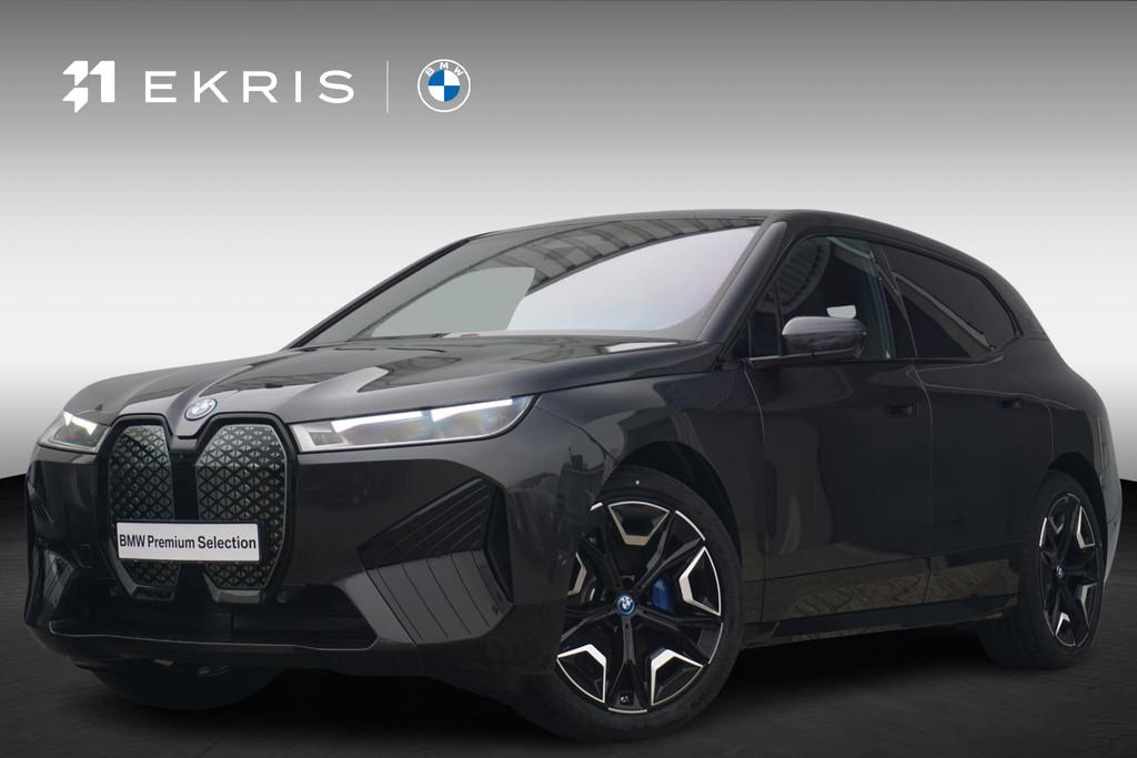 BMW iX xDrive40 M Sport / Trekhaak / Panoramdak Sky Lounge /, Auto's, BMW, Automaat, Met garantie (alle), 416 km, Vierwielaandrijving