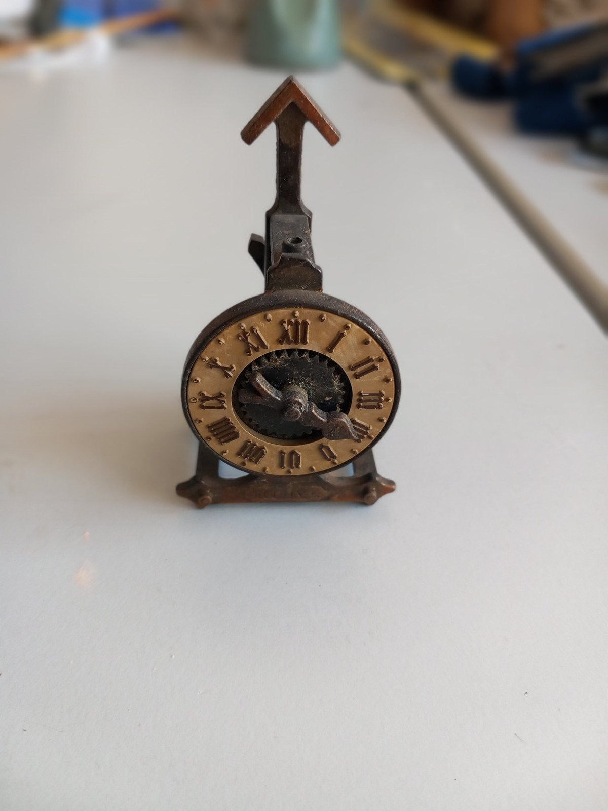 Antieke Tafelklok met Romeinse Cijfers puntenslijper, Antiek en Kunst, Antiek | Klokken, Ophalen of Verzenden