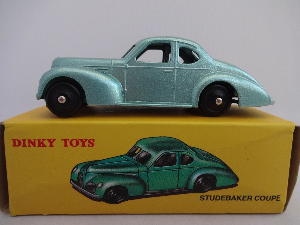 Studebaker Groen nr: 24O van Dinky Toys schaal 1:43, Hobby en Vrije tijd, Ophalen of Verzenden, Nieuw, Auto, Dinky Toys
