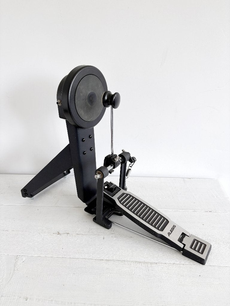 Alesis 8" Mesh Bass Drum Pad + Alesis Kick Pedal, Muziek en Instrumenten, Ophalen of Verzenden, Gebruikt, Overige merken, Elektronisch
