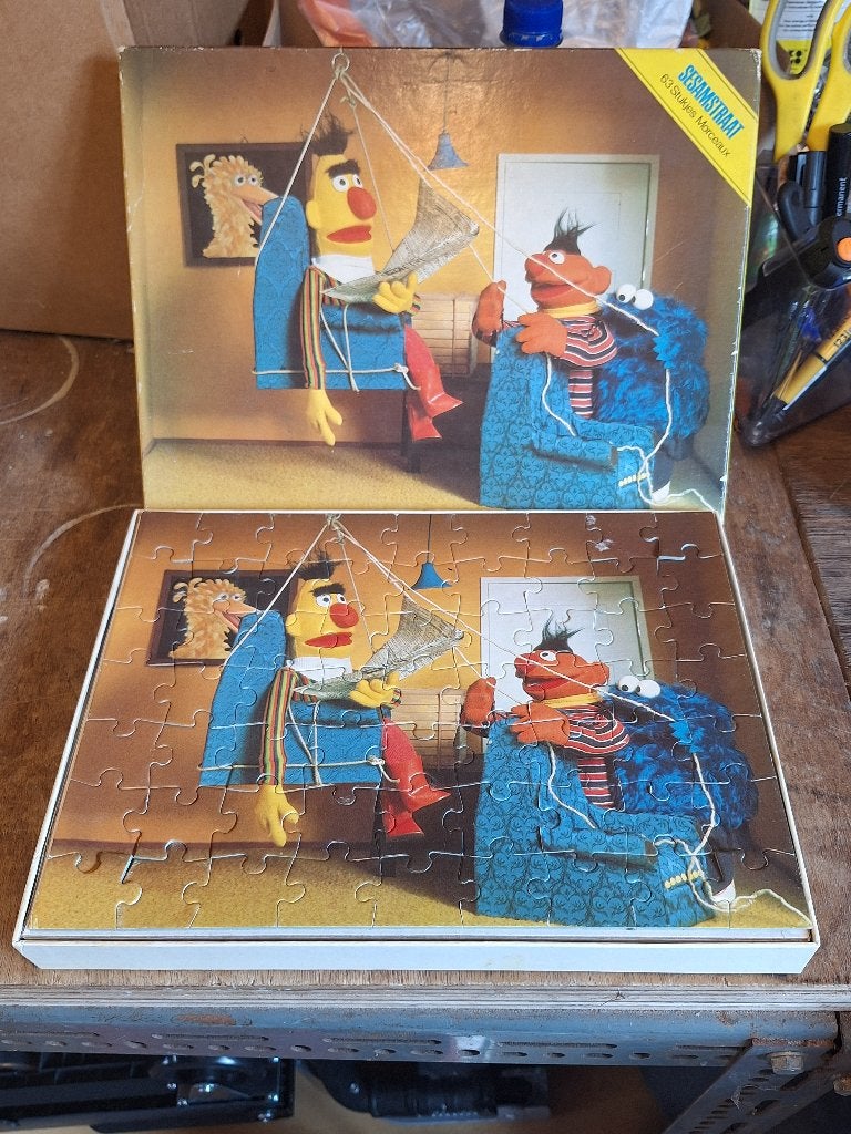 Vintage Ernie en Bert Sesamstraat puzzel jaren 70, Ophalen of Verzenden, Gebruikt, Overige typen