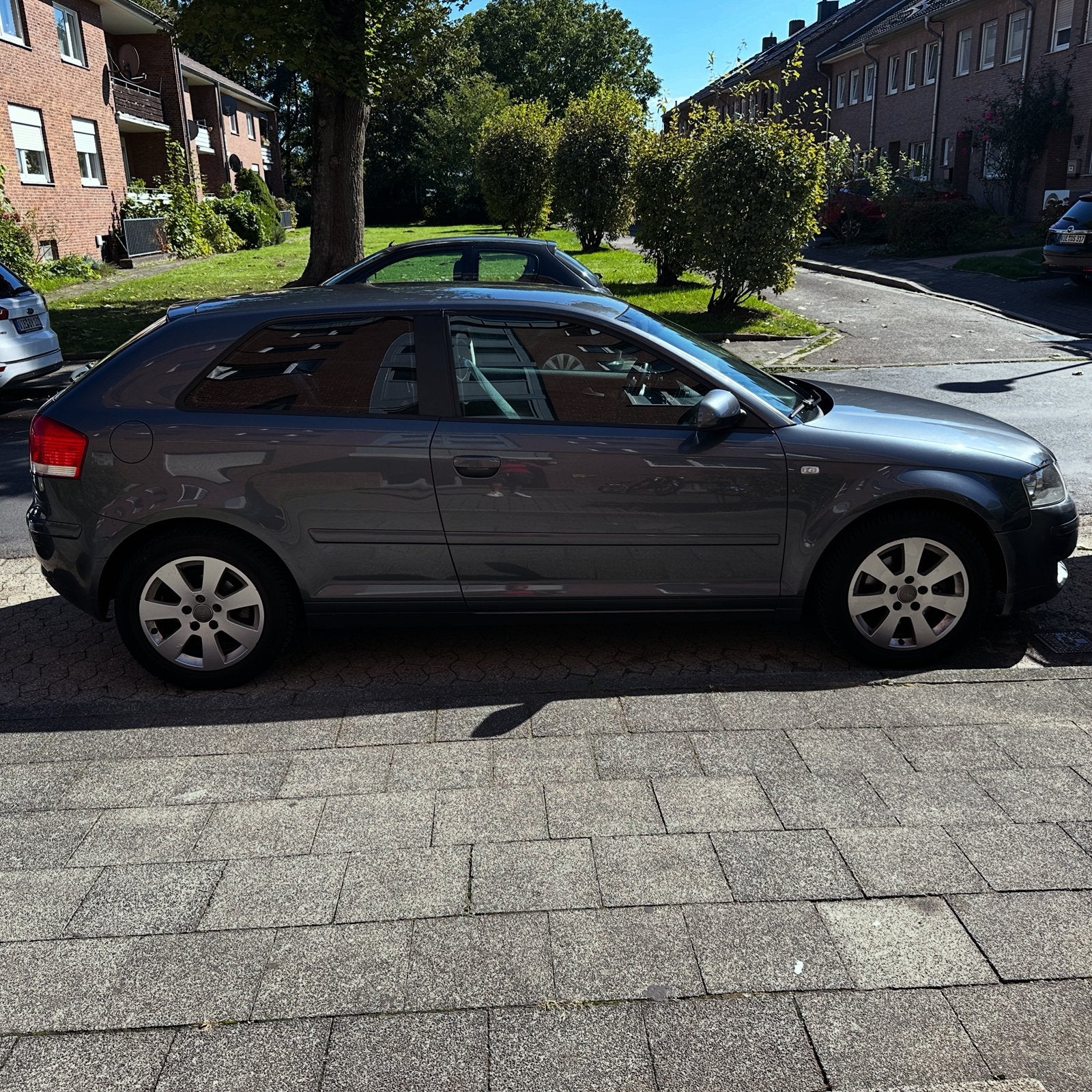 Audi A3 1.6 75KW 3D AUT 2004 Grijs automata, Auto's, 4 cilinders, 1200 kg, Particulier, Zilver of Grijs