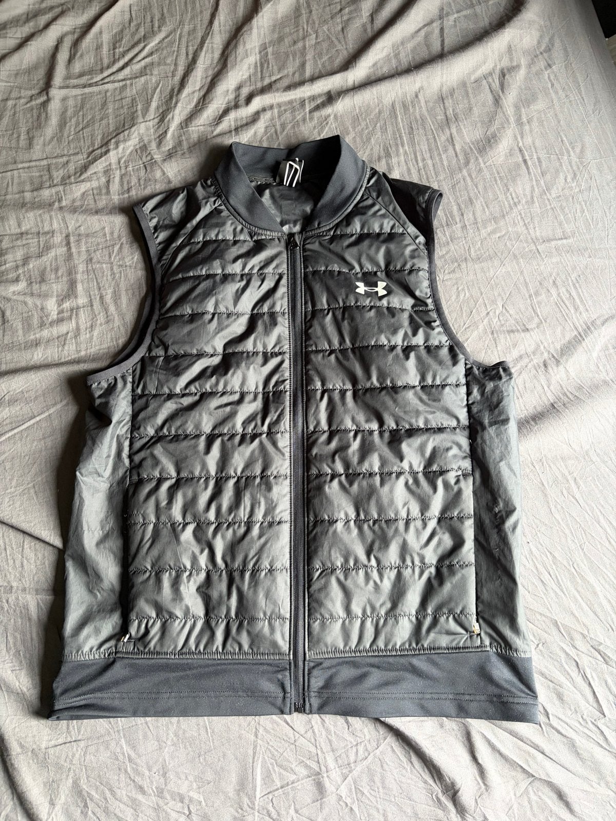 Under Armour gewatteerd vest - Maat m, Ophalen, Zo goed als nieuw, Maat 52/54 (L), Grijs