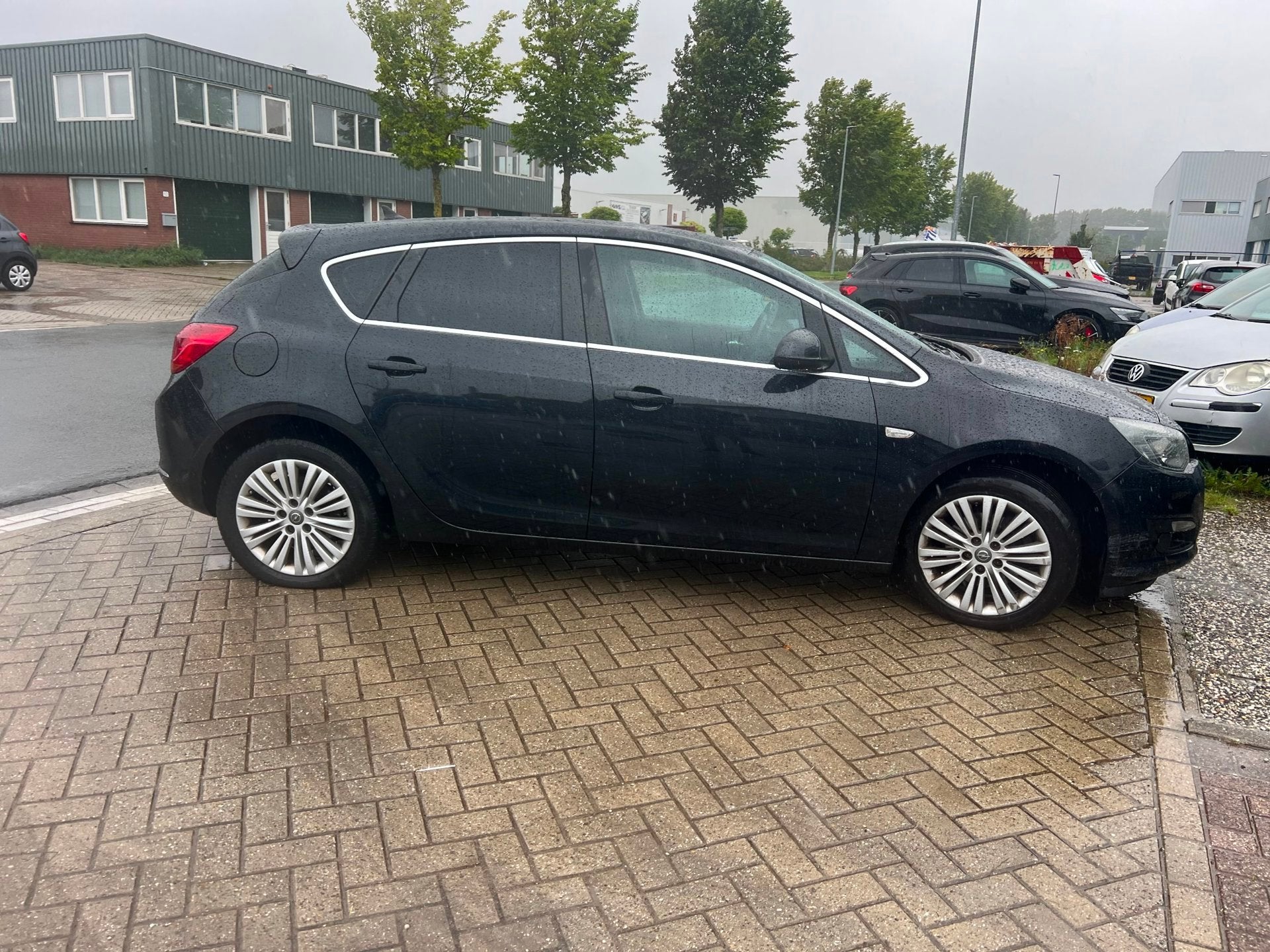 Opel Astra 2.0 CDTi Cosmo automaat 257dkm., Auto's, Euro 5, 4 cilinders, Zwart, Bedrijf