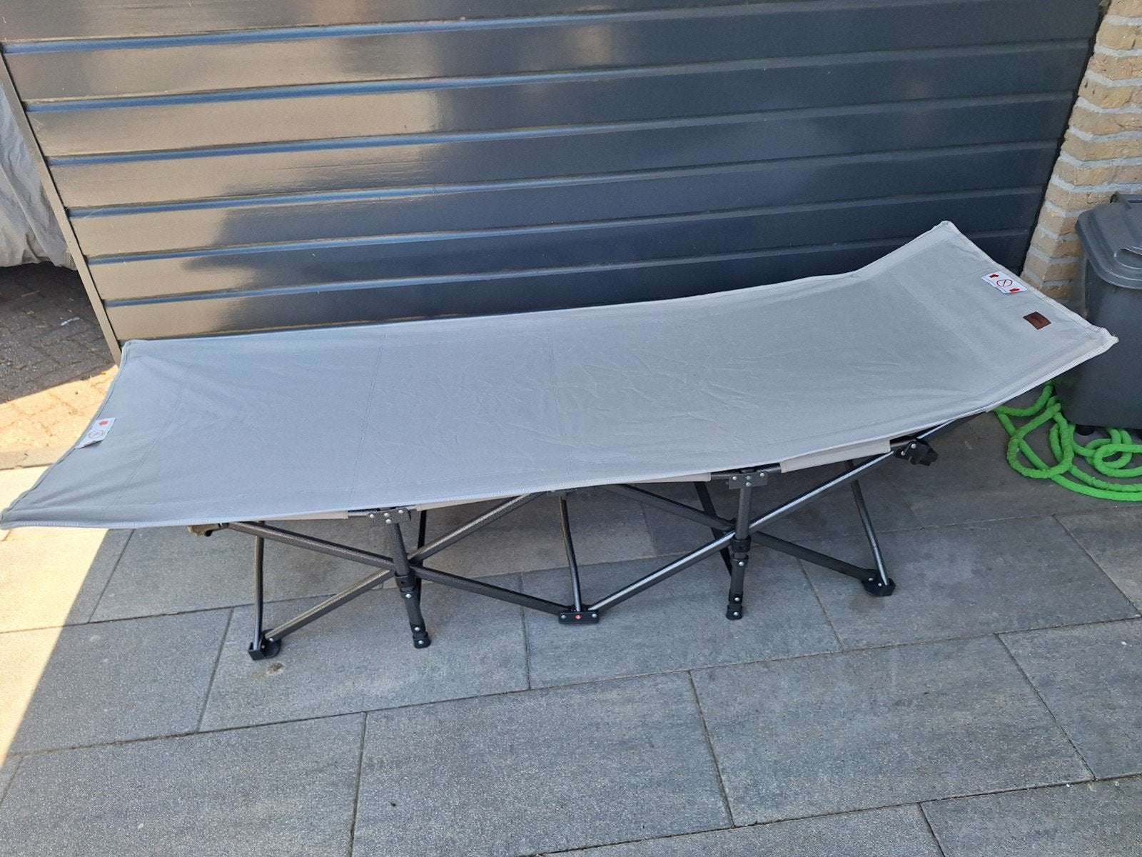 Stretcher/ veldbed met topdek matras - Comfortabel en opvouw, Ophalen, Zo goed als nieuw