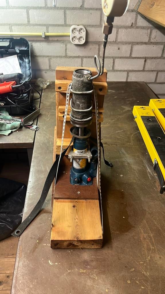 tuv hydraulic jack, Ophalen, Zo goed als nieuw