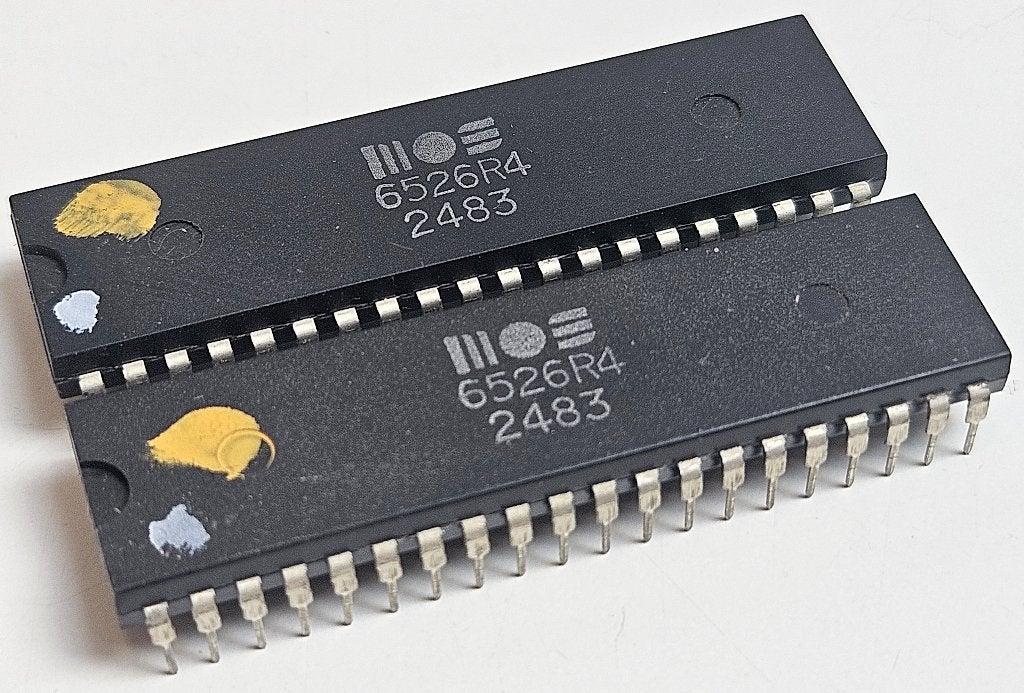 2x MOS 6526R4 CIA chip Commodore 64 128 24/1983, getest, Verzenden, Commodore 64