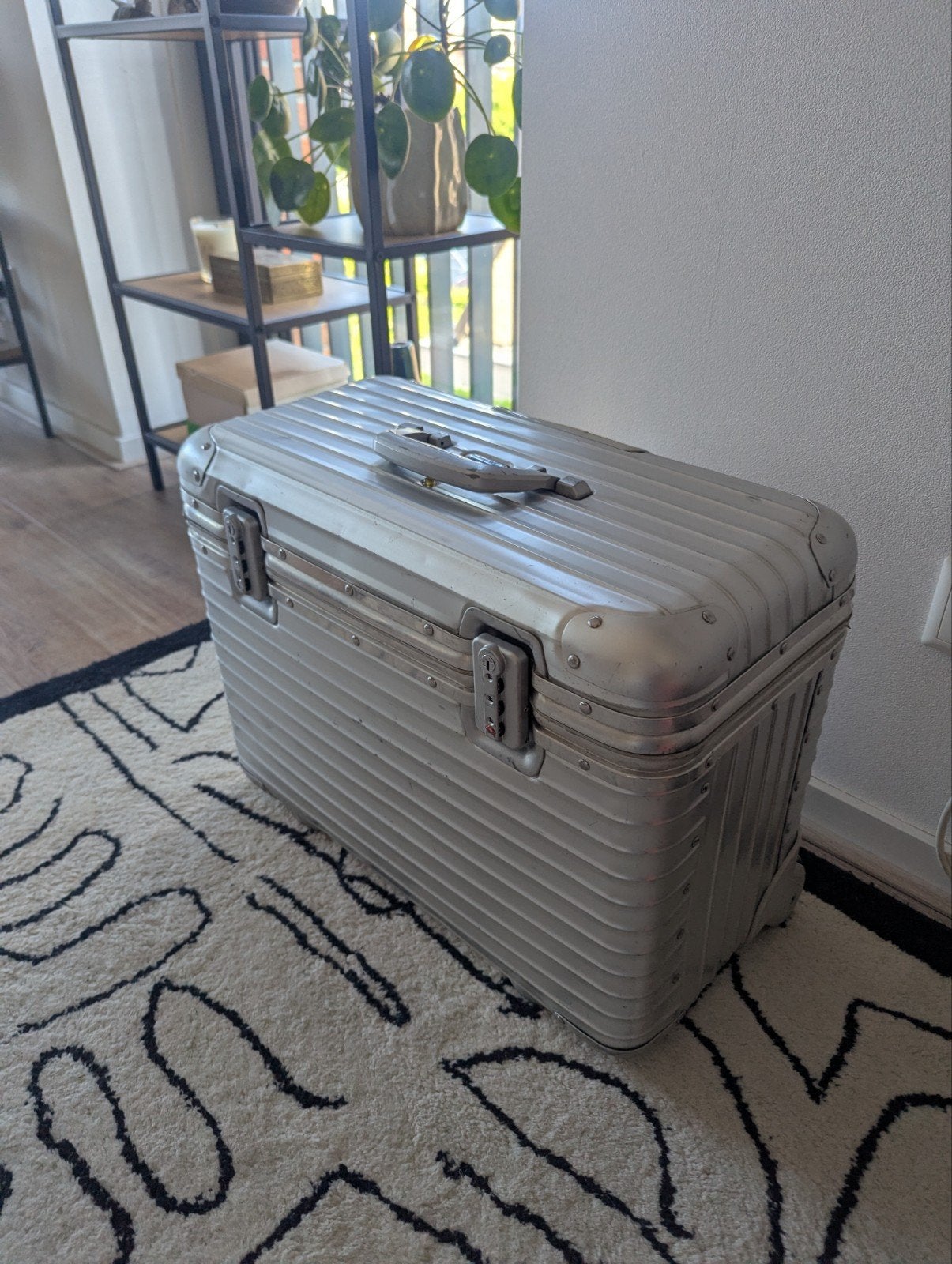 Rimowa Pilot Case (DJ Vinyl Trolley), Wieltjes, Gebruikt, 45 tot 55 cm, Minder dan 50 cm