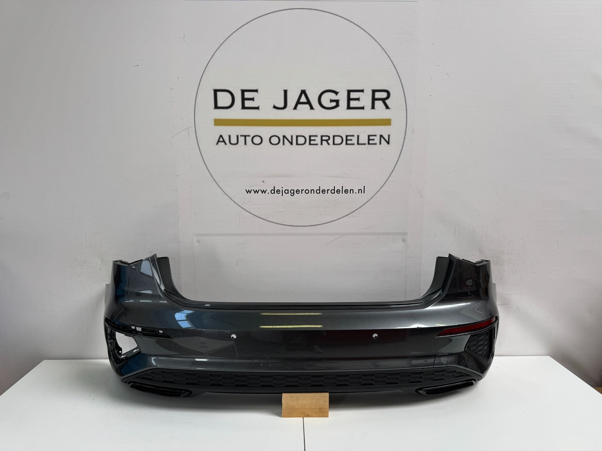 AUDI A3 S LINE ACHTERBUMPER BUMPER 2019- 8Y4807511, Gebruikt, AUDI AG, Auto-Union-Strasse 1
85045  Ingolstadt, DE, Bumper