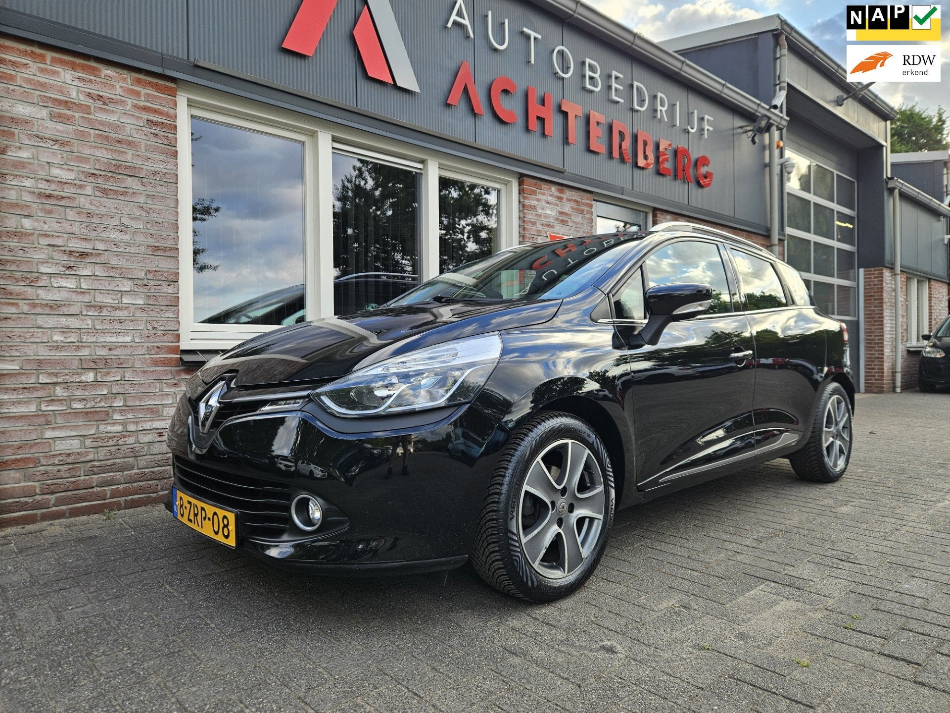 Renault Clio Estate 0.9 TCe Night&Day Airco! Cruise Control!, Auto's, Zwart, Origineel Nederlands, Handgeschakeld, 90 pk