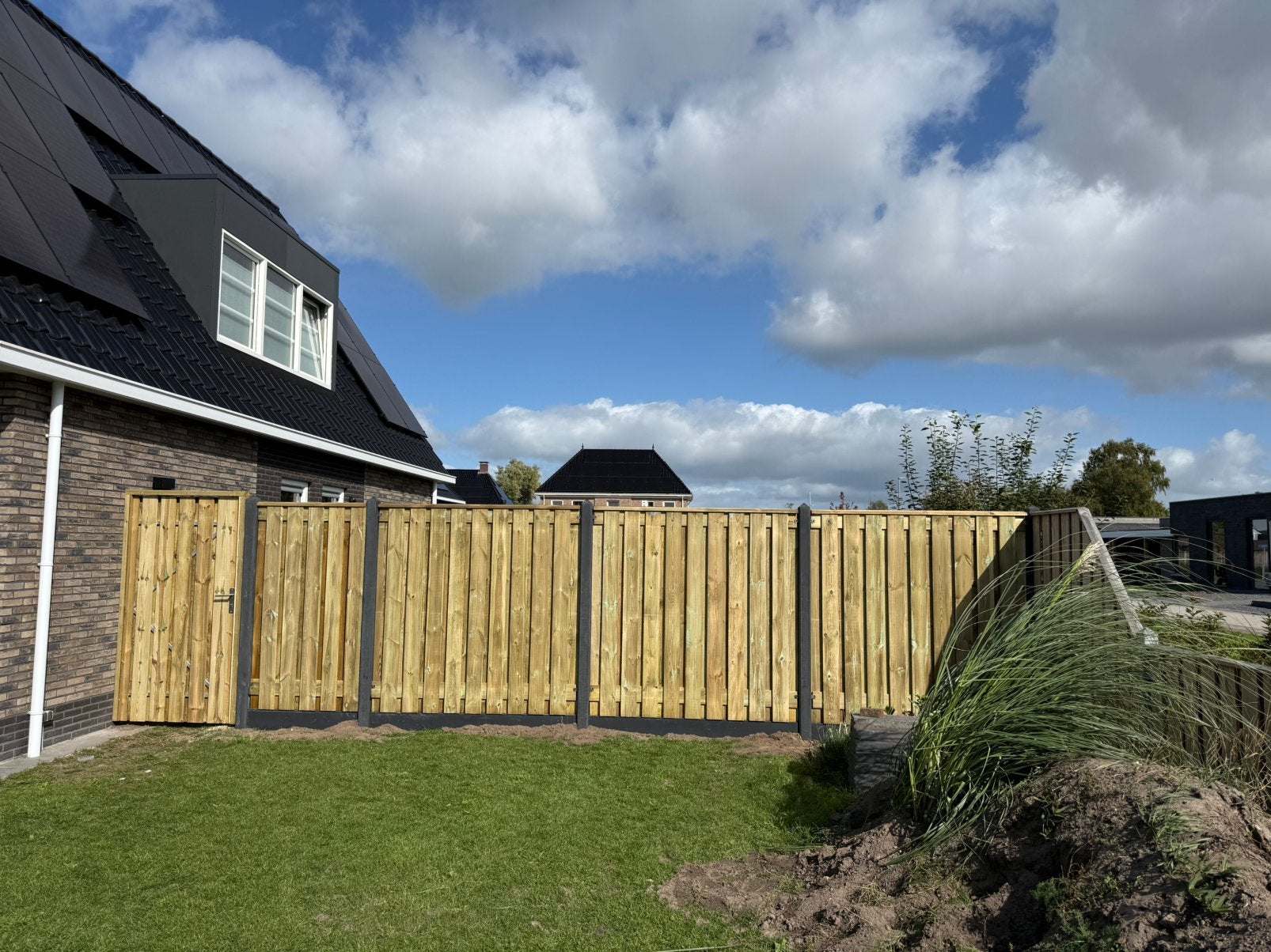 Grenen schutting + antraciet beton | Geplaatst €110 p/m, Tuin en Terras, Ophalen, 1 tot 2 meter, Minder dan 3 meter, Nieuw