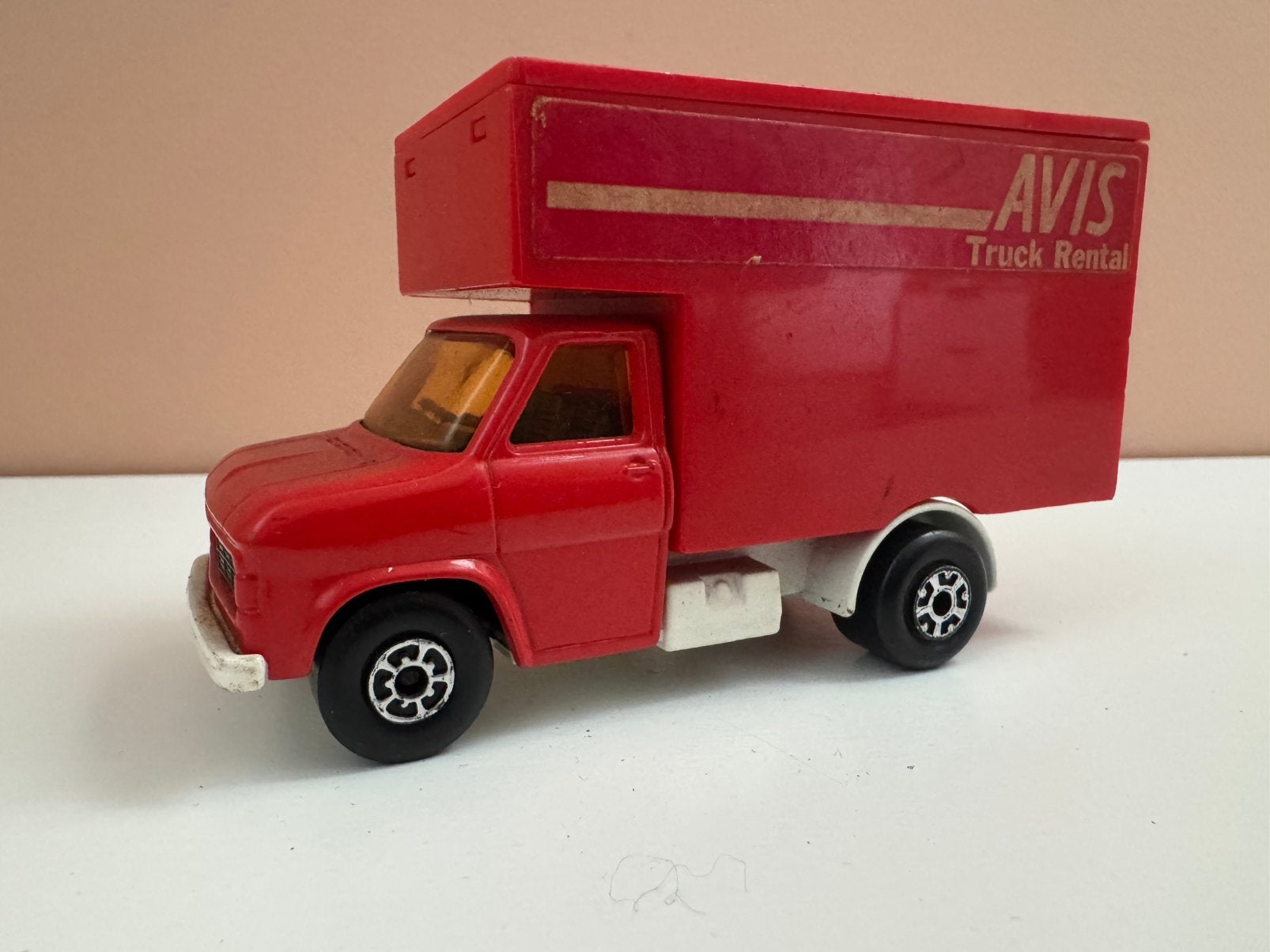 Matchbox - Superkings Ford “A” Series Avis Rental, Ophalen of Verzenden, Gebruikt, Bus of Vrachtwagen, Matchbox