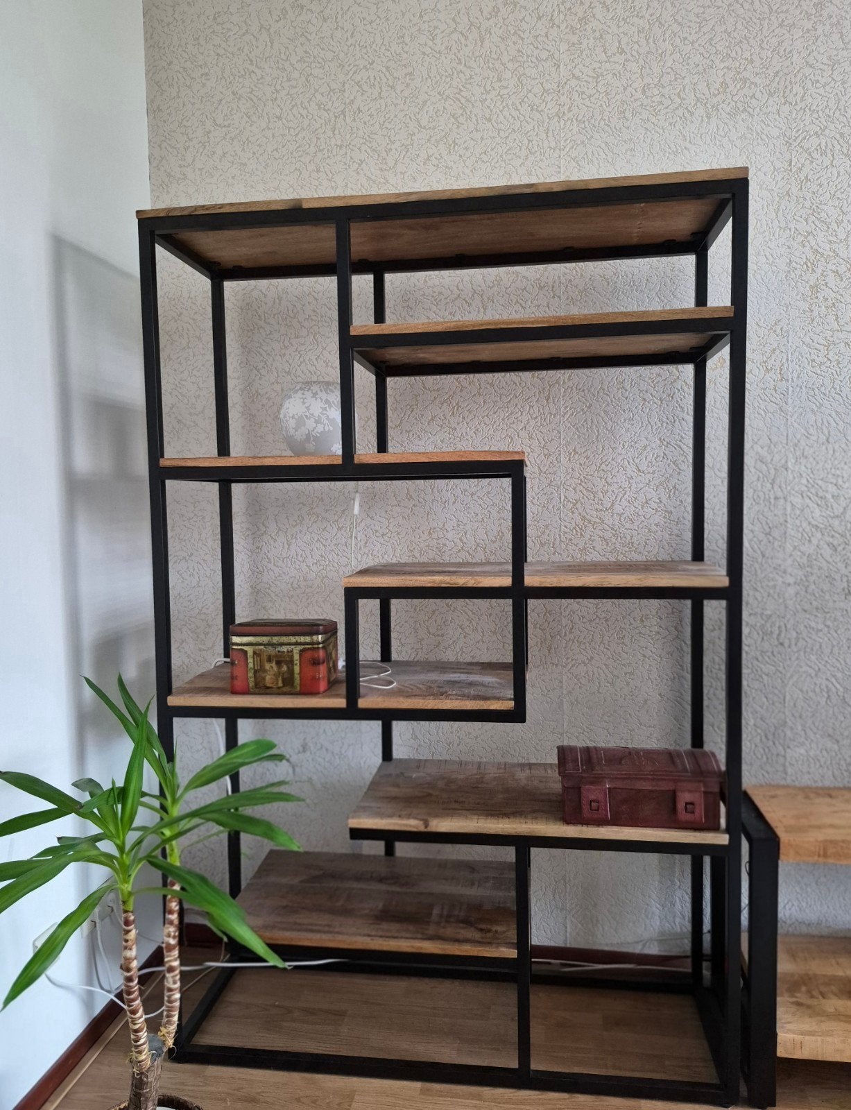 Vakkenkast industrieel mango/zwart metaal, Ophalen, Zo goed als nieuw, Minder dan 150 cm, Metaal