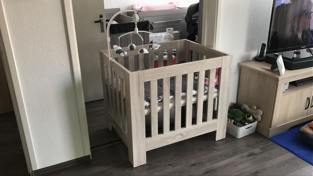 Zo goed als nieuwe twf box, Kinderen en Baby's, Boxen, Ophalen, Zo goed als nieuw, Vierkant, In hoogte verstelbaar