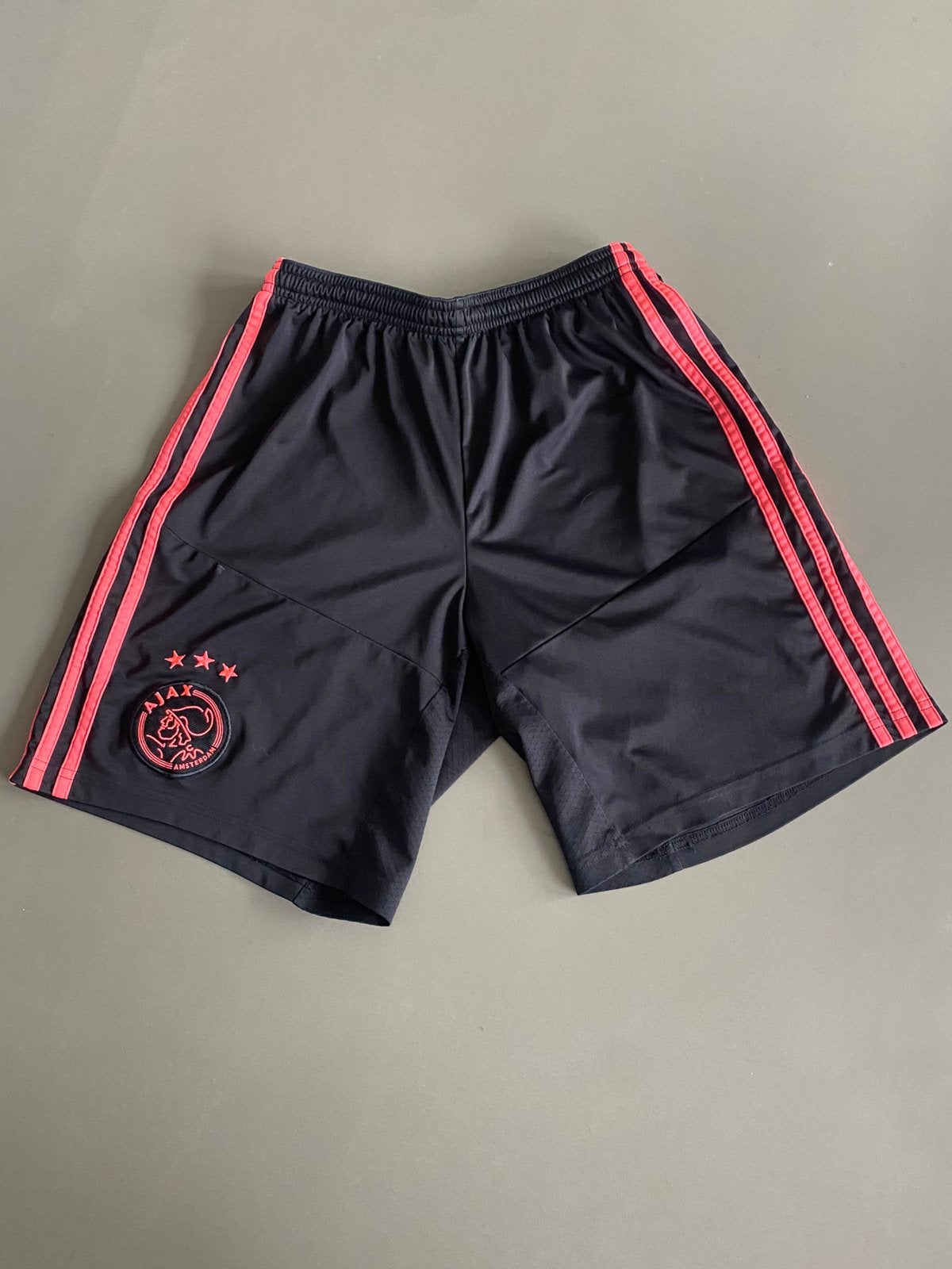 Adidas Ajax sportbroekje maat 164,, Ophalen of Verzenden, Zo goed als nieuw, Jongen of Meisje, Sport- of Zwemkleding