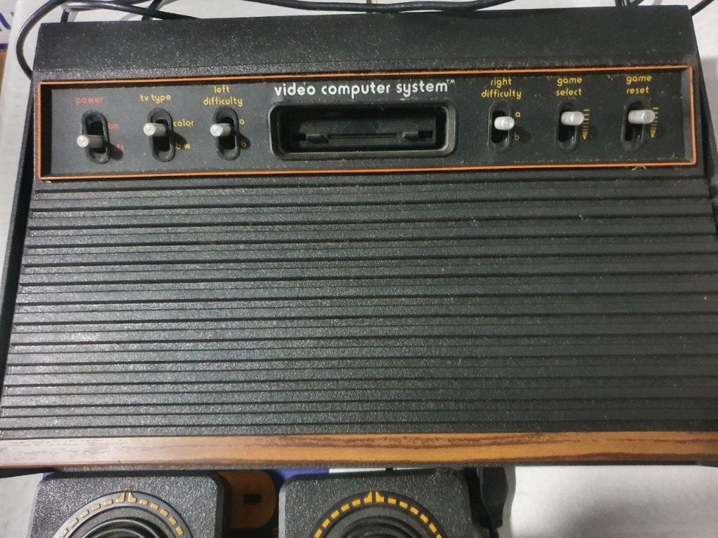 Originele Atari 2000 spelcomputer, Met games, Refurbished, Ophalen of Verzenden, Met 3 controllers of meer