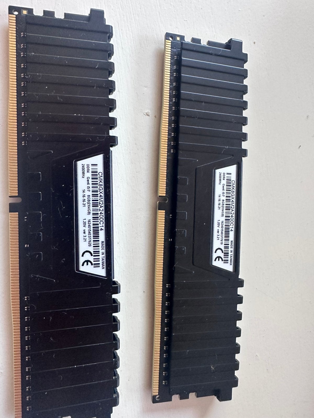 Vengeance lpx ddr4 2x8 2400mhz, Computers en Software, RAM geheugen, DDR4, Ophalen of Verzenden, Zo goed als nieuw, Desktop