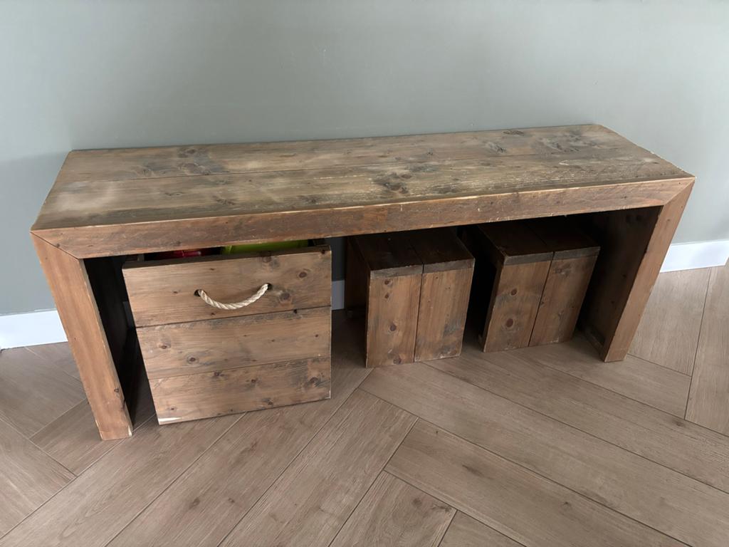 Steigerhouten speeltafel met krukken en opbergbak, Ophalen