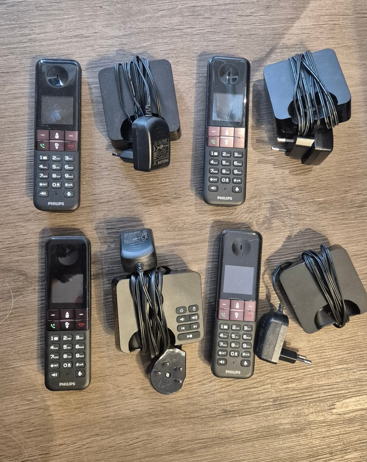 Philips DECT telefoons met laders - Set van 4, Ophalen of Verzenden, Gebruikt, 4 handsets of meer