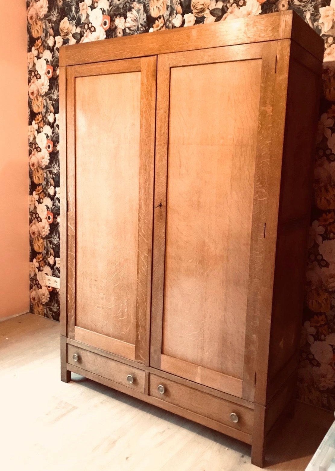 Vintage houten kledingkast met lades, Antiek en Kunst, Ophalen