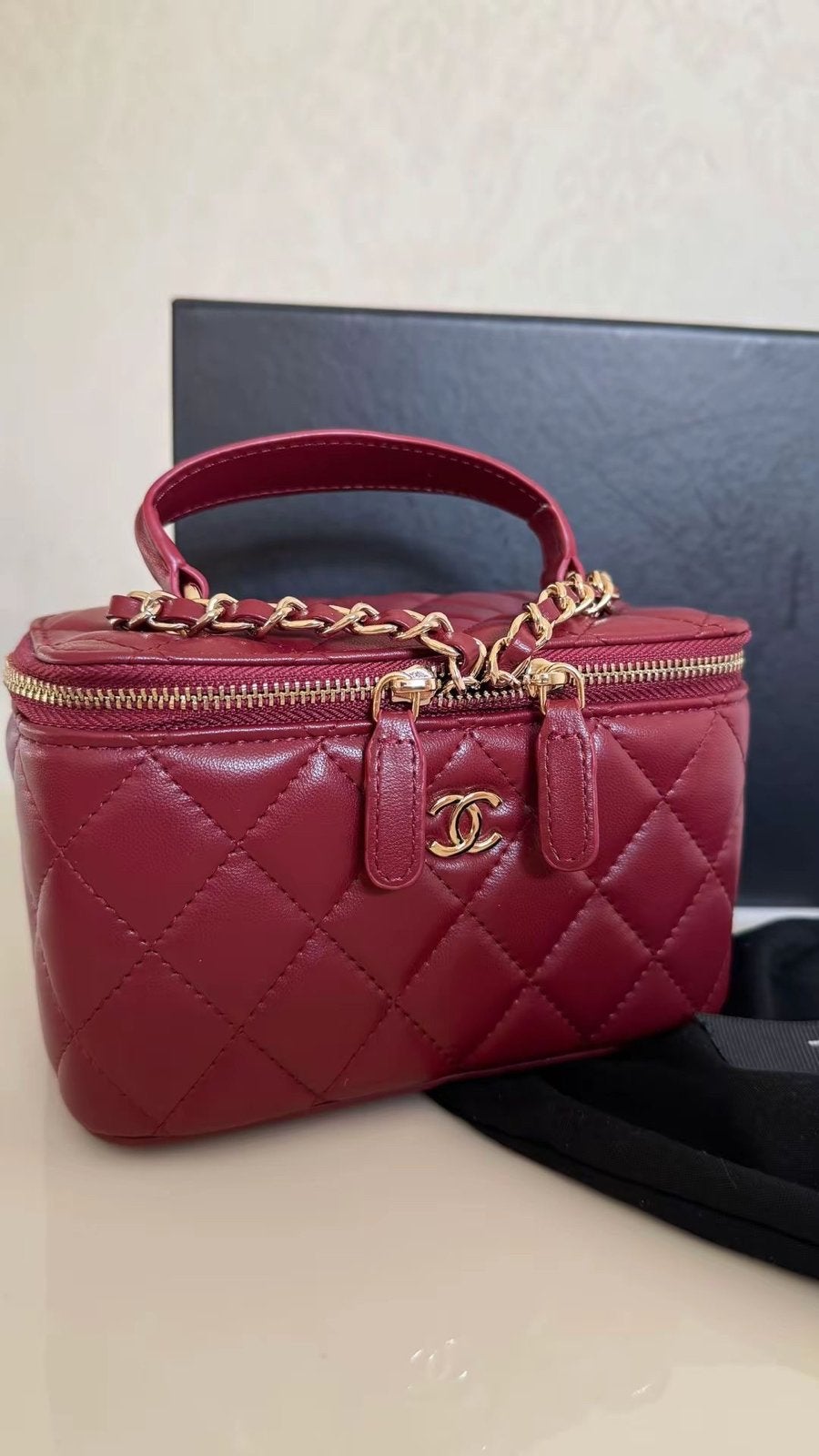 Chan€l Vanity Case - Bordeauxrood met gouden hardware, Ophalen of Verzenden, Zo goed als nieuw, Rood, Avondtasje