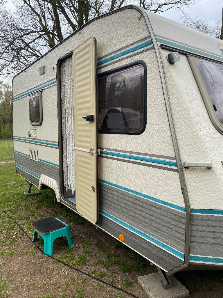 Sfeervolle retro caravan – Klaar voor je volgende avontuur!, Caravans en Kamperen, T.E.C., Treinzit, Particulier, Kachel