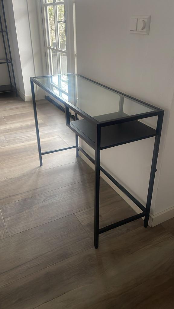IKEA bureau met glazen blad - Goede staat, Huis en Inrichting, Bureaus, Ophalen, Zo goed als nieuw, IKEA, Glas