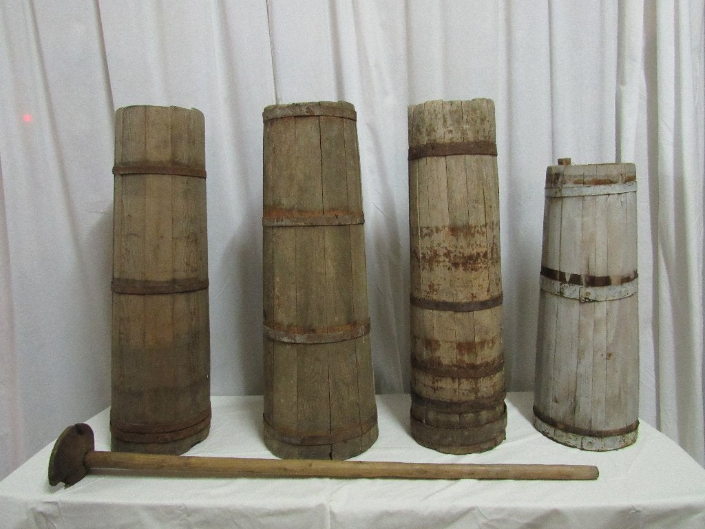 Antieke houten karnen / karntonnen (Los / Partij), Ophalen